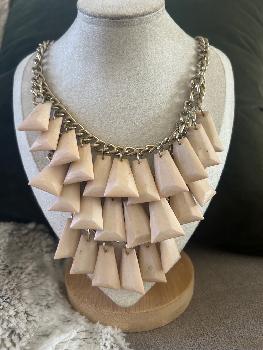 UNIQUE!!! & Other Stories Pale Pink Pyramid Bib Necklace